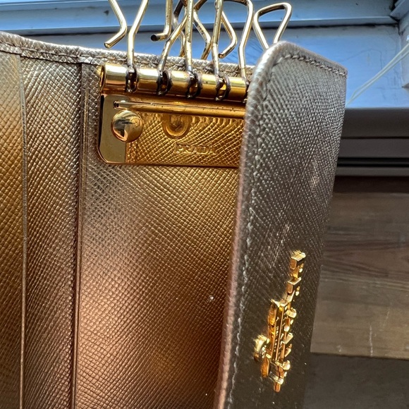 Authentic PRADA key/ card holder - Picture 6 of 11